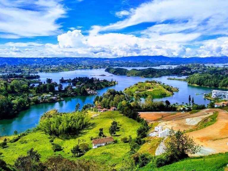 tour a guatape turismo
