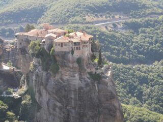 visitar monasterios meteora grecia