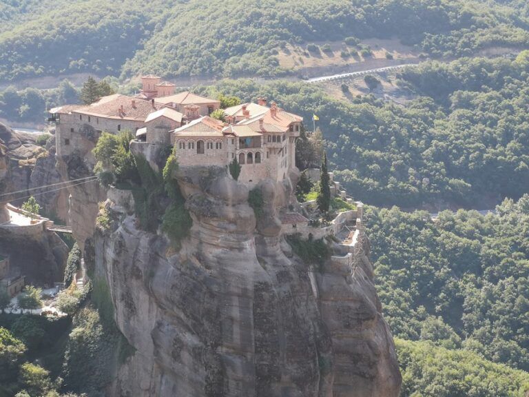 visitar monasterios meteora grecia