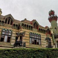 5 consejos para visitar el Capricho de Gaudí en Comillas capricho-de-gaudi-interior