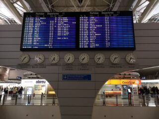 como ir del aeropuerto de oporto al centro ciudad