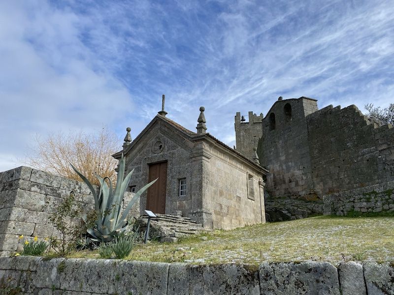 que ver en marialva capilla lourdes