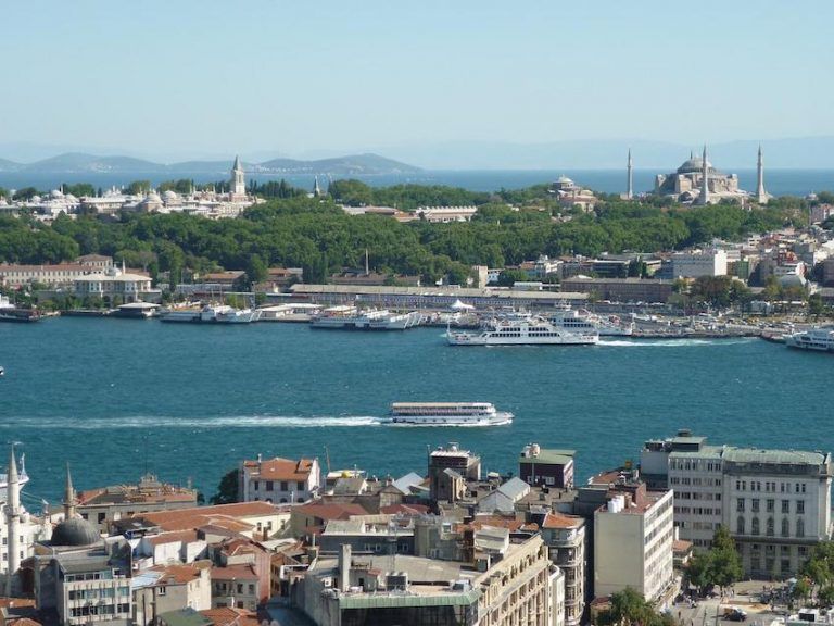 como cruzar el mar de marmara turquia
