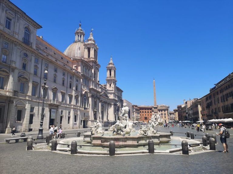 plazas de roma visitar italia