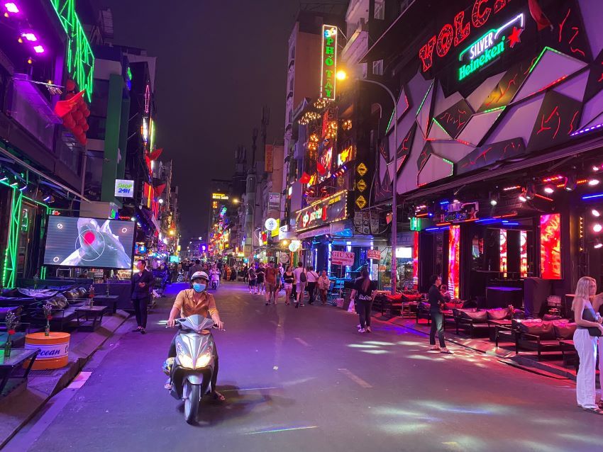 calle de fiesta que ver en ho chi minh city