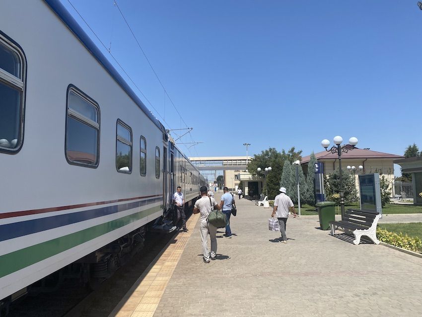 billetes tren uzbekistan