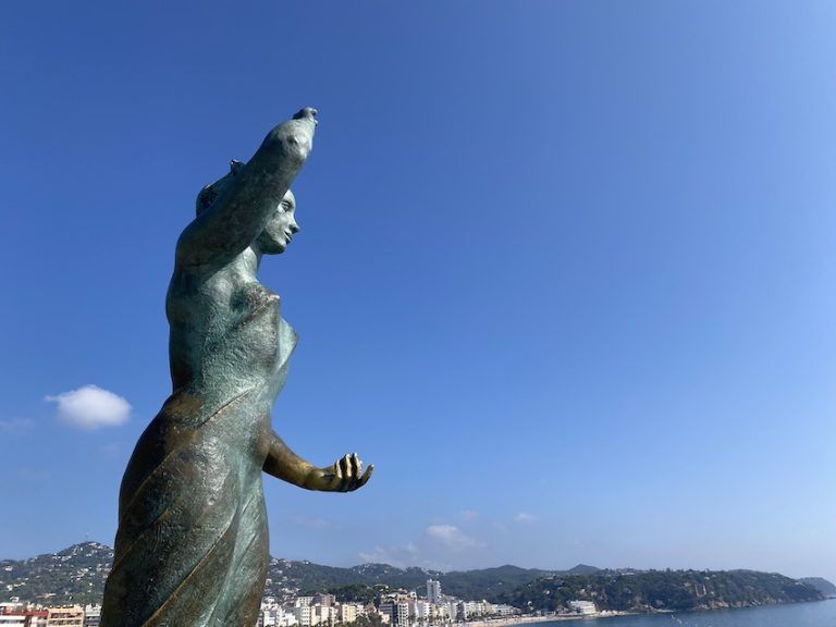 estatua que ver en lloret de mar mujer marinero