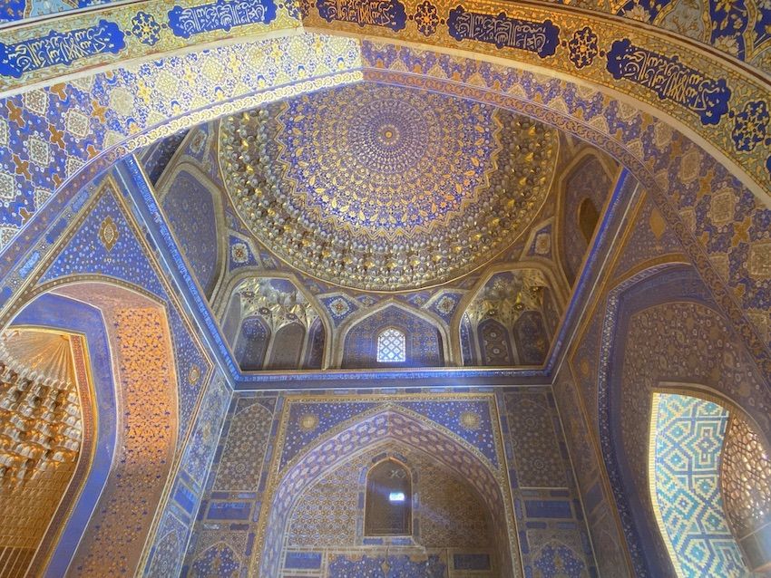 interior madraza plaza registan