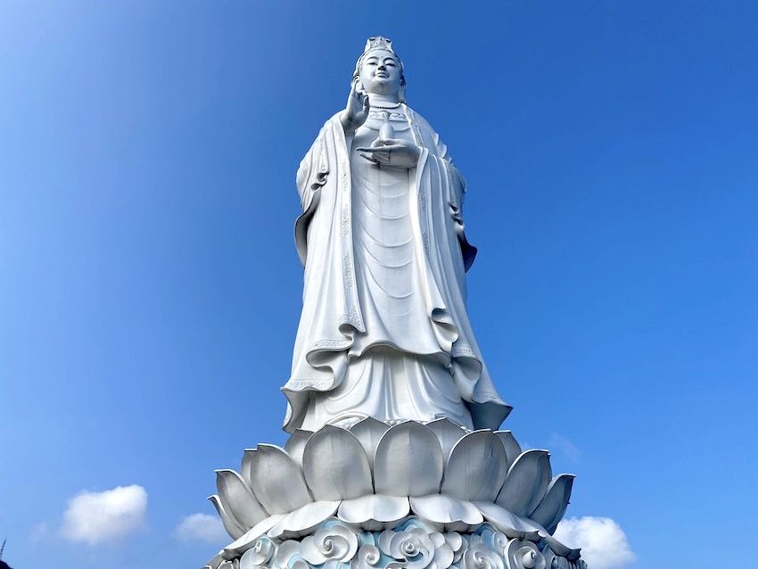 lady buddha da nang