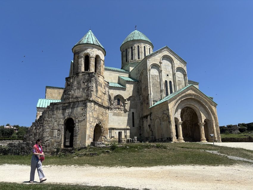 catedral de kutaisi georgia