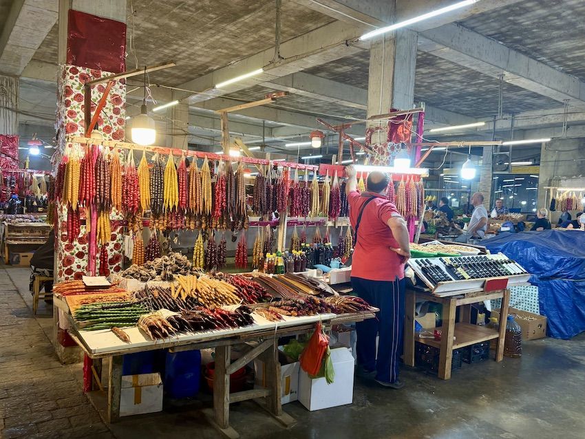 churchkhela en el mercado de kutaisi